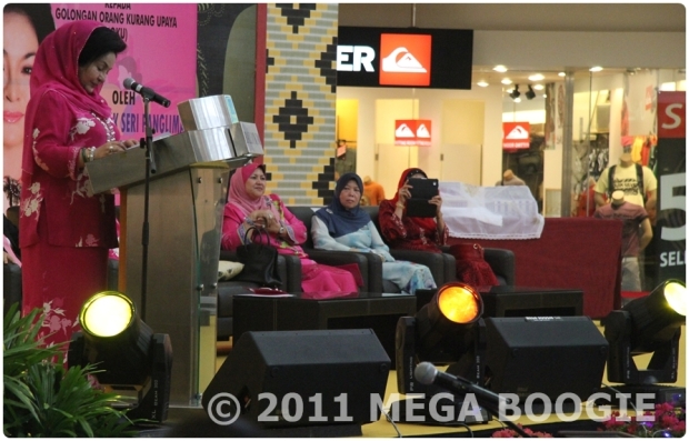 Datin Paduka Seri Rosmah Mansor at Program Semai Bakti at 1Borneo Hypermall Kota Kinabalu